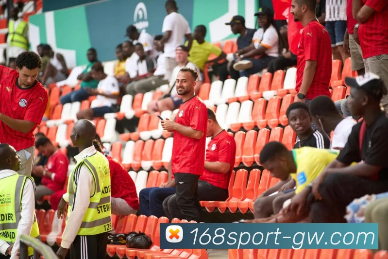 马卡报道埃里克加西亚经过检查确认无伤情虚惊一场球迷松了一口气