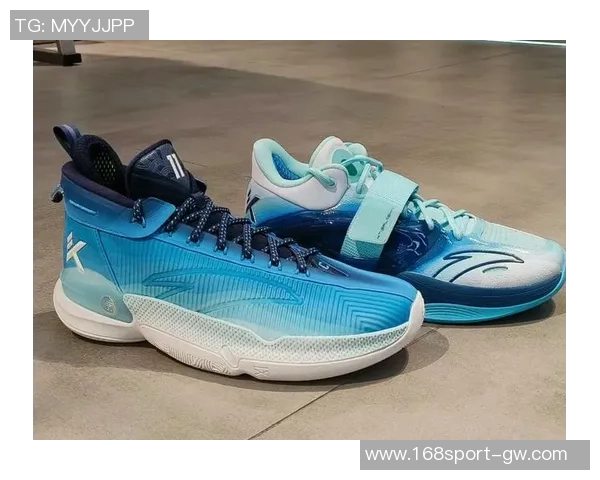 库里穿安踏鞋引发克莱赞叹希望他能赢但也表示敬意